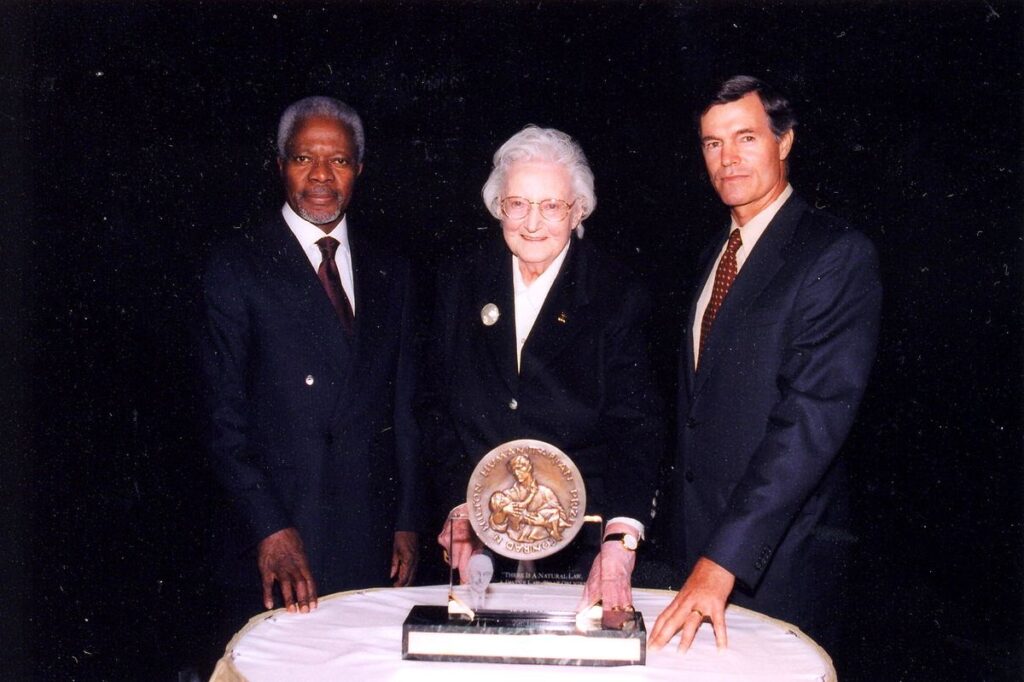 Image of 2001 Hilton Humanitarian Prize winner St. Christopher's Hospice