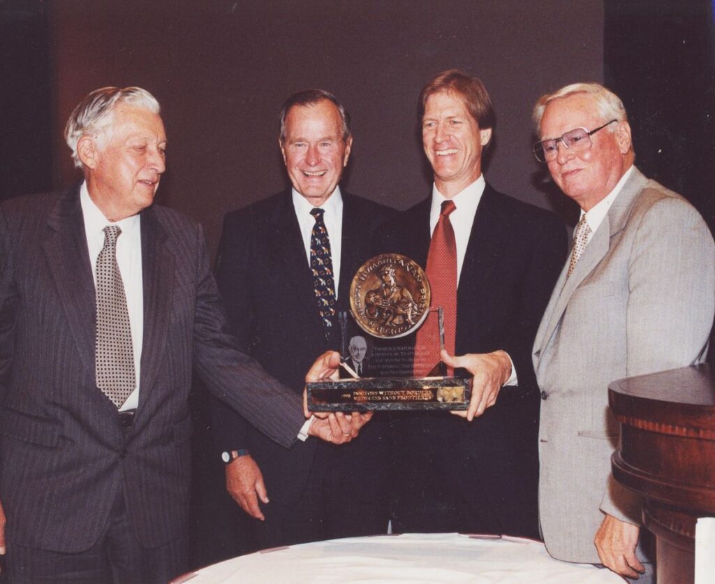 Image of 1998 Hilton Humanitarian Prize winner Doctors Without Borders